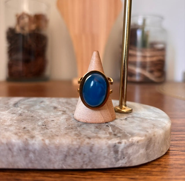 Bague Ambre Bleue Naturelle | Résine Fossile Rare – Acier Inoxydable Doré Ajustable