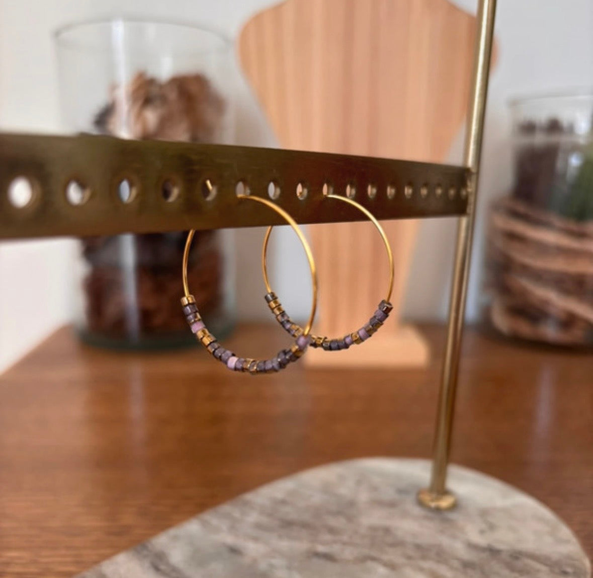 Créoles Perles Lilas & Violettes aux Reflets Dorés | 3 cm | Acier Inoxydable | Or & Argent – PAPD