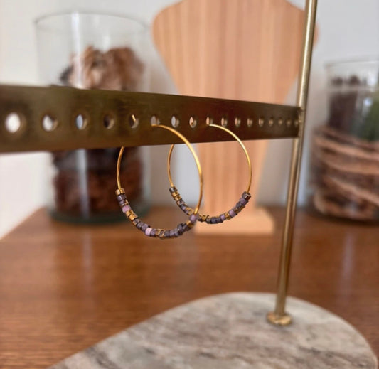 Créoles Perles Lilas & Violettes aux Reflets Dorés | 3 cm | Acier Inoxydable | Or & Argent – PAPD