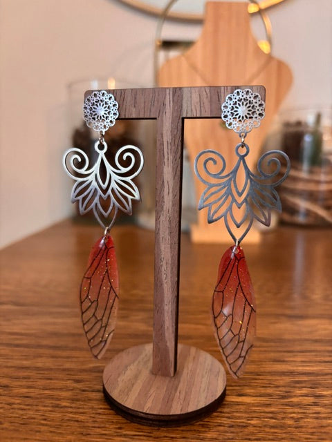 Boucles d'oreilles Fleur Bohème Filigrane | Aile de Fée Rouge Pailletée | Acier Inoxydable