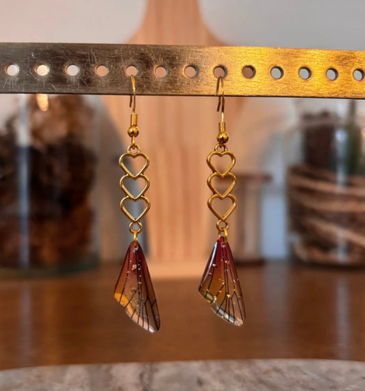 Boucles d'oreilles Fairycore | Cœurs Dorés & Ailes de Fée Rouge & Jaune Pailletées – Acier Inoxydable
