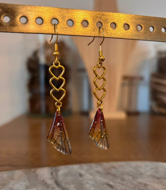 Boucles d'oreilles Fairycore | Cœurs Dorés & Ailes de Fée Rouge & Jaune Pailletées – Acier Inoxydable