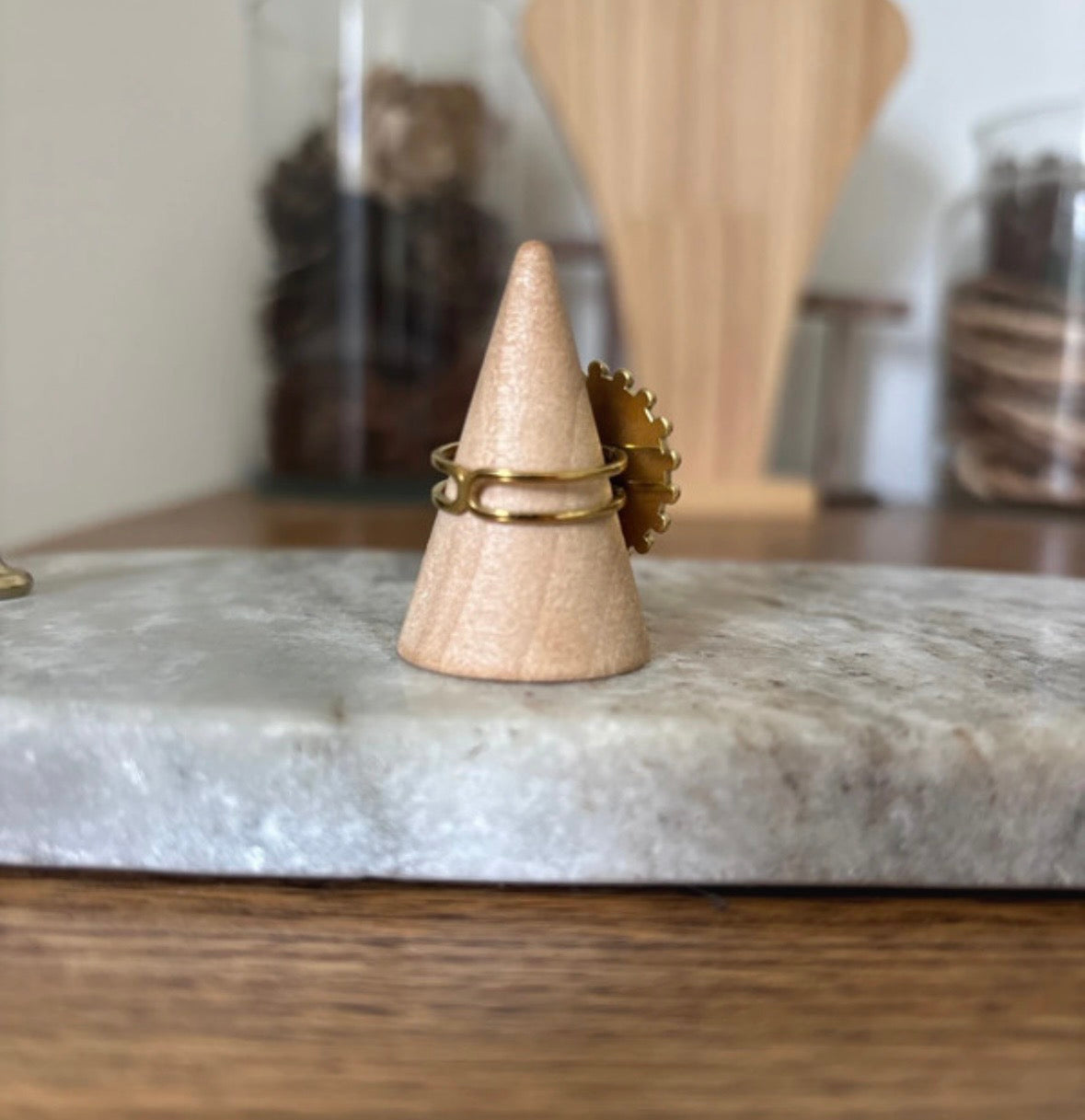 Bague Dorée Ajustable | Cabochon Rubis Zoïsite Pierre Naturelle 10 mm – Acier Inoxydable
