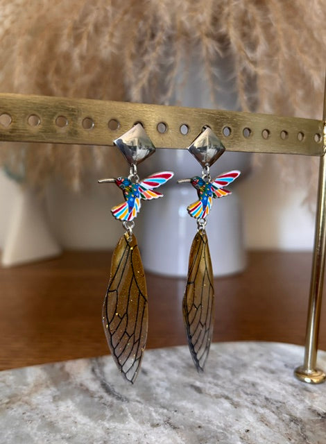 Boucles d'Oreilles Pendantes Colibri & Aile de Fée | 8,5 cm | Argenté & Jaune | PAPD