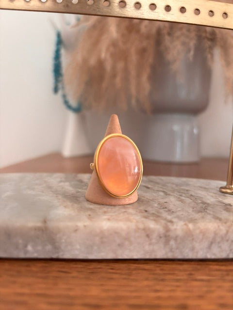 Bague Dorée Ajustable Pierre Quartz Rose – Cabochon 18x25 mm | Lithothérapie