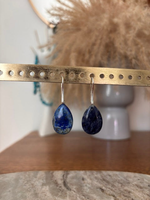 Boucles d'Oreilles Dormeuses Allongées Argentées Pierre Lapis Lazuli | Lithothérapie