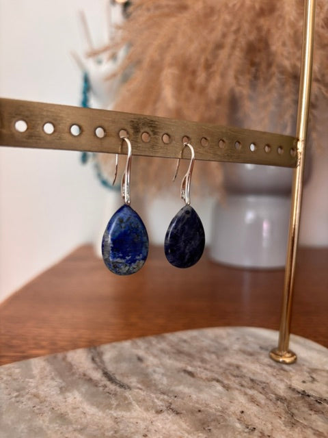 Boucles d'Oreilles Dormeuses Allongées Argentées Pierre Lapis Lazuli | Lithothérapie