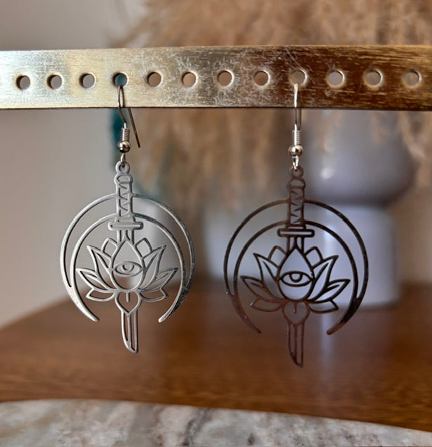 Boucles d'Oreilles Croissant de Lune & Fleur de Lotus | Filigrane Argenté Bijou Bohème
