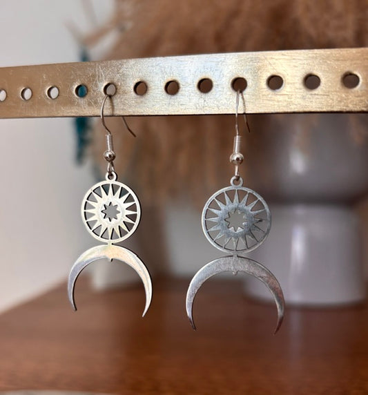 Boucles d'Oreilles Pendantes Soleil & Lune Argentées | Style Bohème Céleste