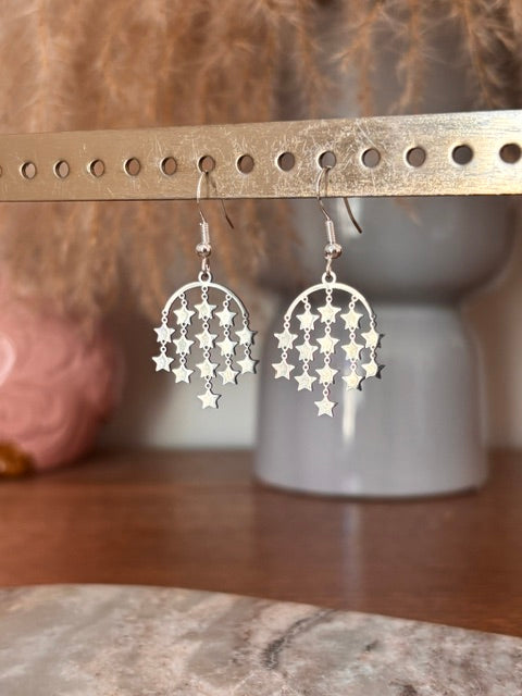 Boucles d'oreilles pendantes étoile filante – Filigrane argenté céleste | Bijou bohème romantique