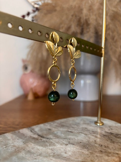 Boucles d'oreilles Obsidienne Verte | Feuille de Sauge Dorée – Acier Inoxydable & Perle