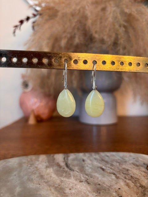 Boucles d'Oreilles Dormeuses Serpentine Vert Pâle | Pierre Naturelle | Acier Inoxydable Argenté