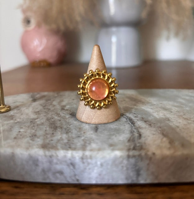 Bague Soleil Doré – Pierre Naturelle de Quartz Rose | Acier Inoxydable