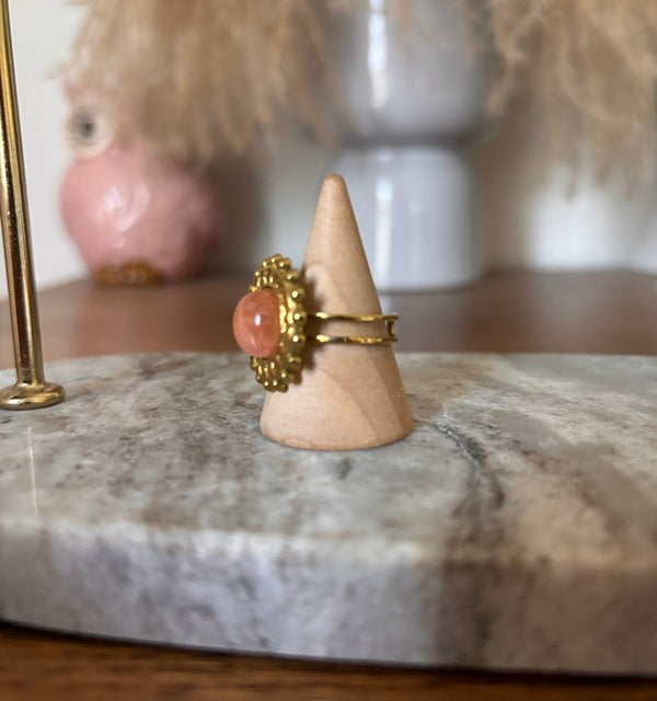 Bague Soleil Doré – Pierre Naturelle de Quartz Rose | Acier Inoxydable