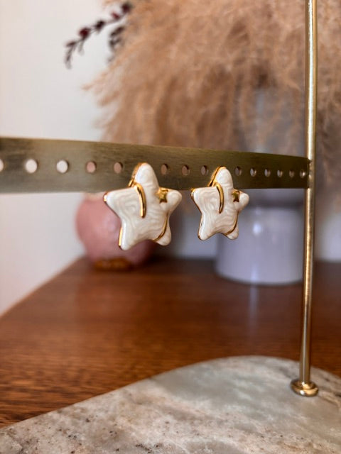 Puces d’Oreilles Étoile Blanche Dorée – Acier Inoxydable Hypoallergénique | PAPD
