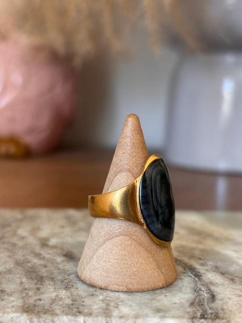 Bague Dorée Résine Noire | Ajustable & Inoxydable | PAPD