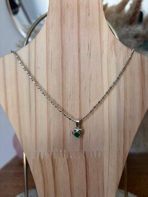 Collier Cœur Saphir Vert Synthèse – Chaîne Argentée Inoxydable 50 cm