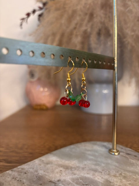 Boucles d'Oreilles Cerises | Perles Dorées Acier Inoxydable 316L | Bijou Estival