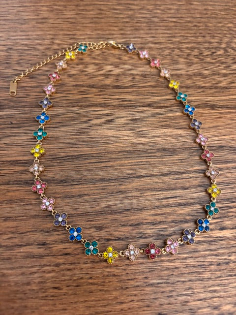 Collier Blossom Arc-en-Ciel | Fleurs Dorées & Strass | Acier Inoxydable 40 cm