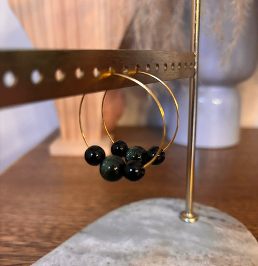 Créoles en acier avec perles rondes vert foncé et noires, anneau fin