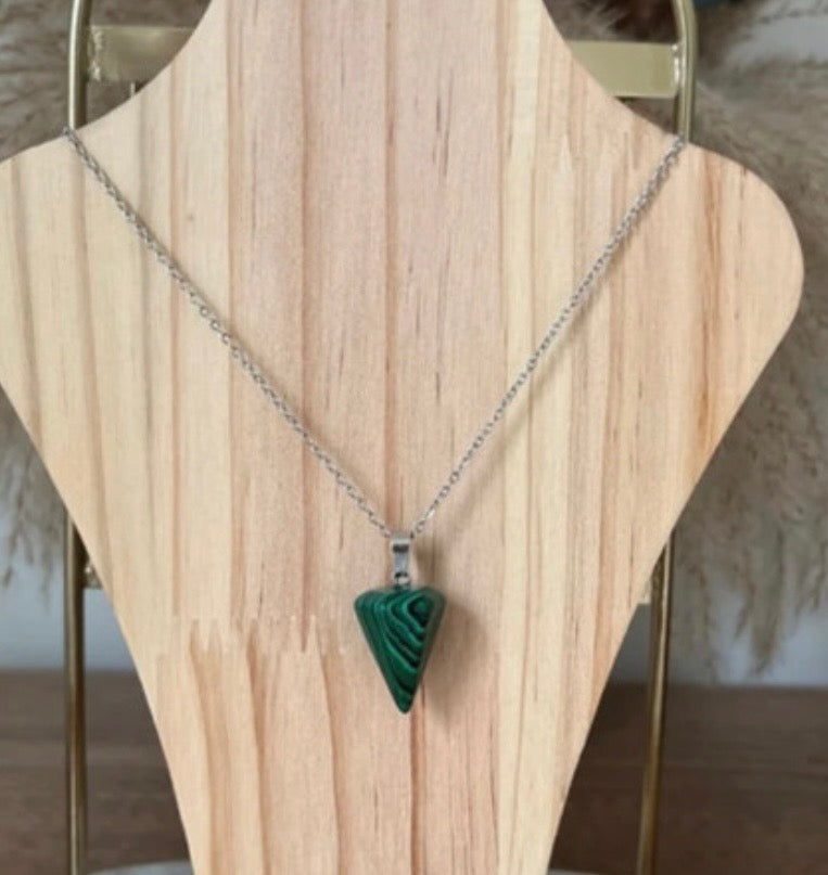 Collier Pendule Malachite Pierre Naturelle — Chaîne Maillon Argentée Acier Inoxydable | Lithothérapie