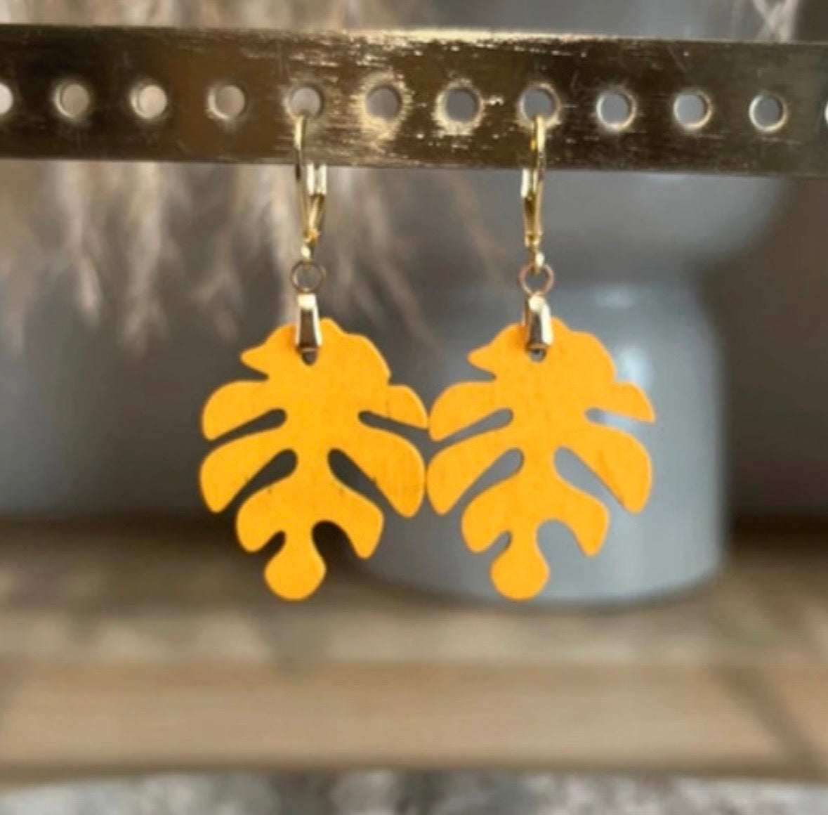 Boucles d'Oreilles Dormeuses Feuille Monstera | Acier Inoxydable Doré | Bijou Bohème Chic