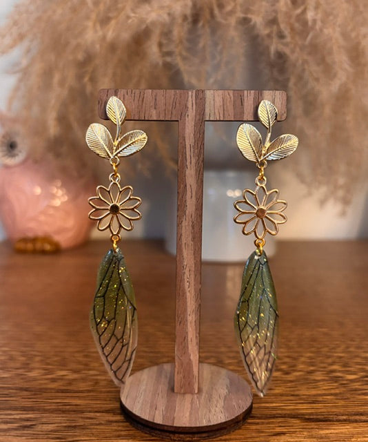 Boucles d'Oreilles Feuille de Sauge Dorées — Aile de Fée Verte Scintillante | Acier Inoxydable