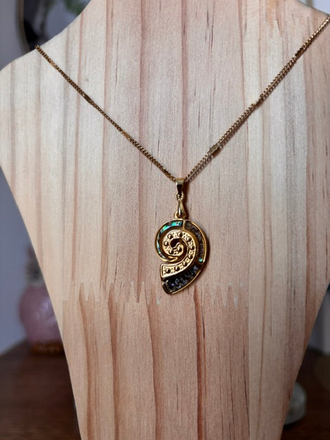 Collier Chaîne Dorée – Pendentif Coquillage Ormeau Nacré | Acier Inoxydable 316L
