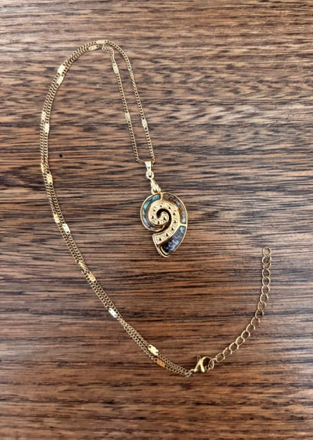 Collier Chaîne Dorée – Pendentif Coquillage Ormeau Nacré | Acier Inoxydable 316L