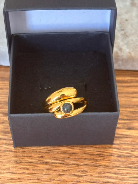 Bague Opale Noire Dorée – Acier Inoxydable 316L Ajustable | 0,18 Carat Certifié
