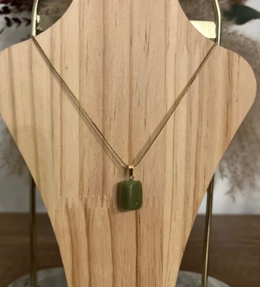 Collier Chaîne Serpent Fine Acier Inoxydable – Pierre Jade Vert Naturel Bloc 45cm