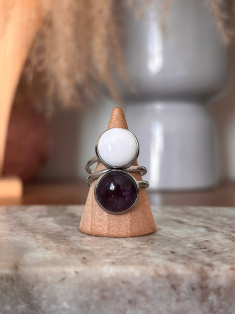 Bague Double Cabochon Jade Blanc & Améthyste – Argent Ajustable Inoxydable