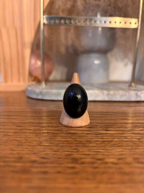 Bague Obsidienne Noire – Monture Vintage Argentée Ajustable en Acier Inoxydable