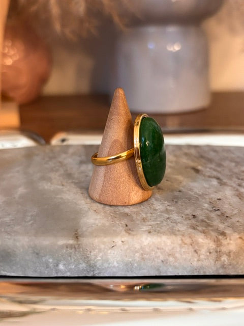 Bague Ajustable Dorée · Jade Impérial Naturel Cabochon Ovale 18x25mm · Acier Inoxydable 316L · Fait Main France