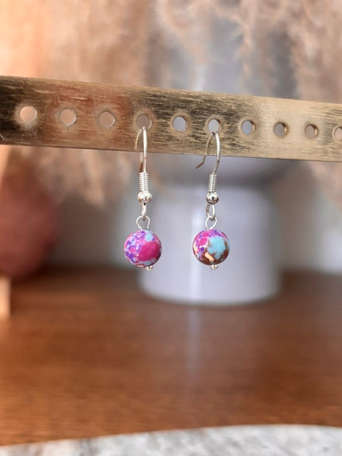 Dormeuses en acier, perles rondes turquoise et pourpre, 8 mm