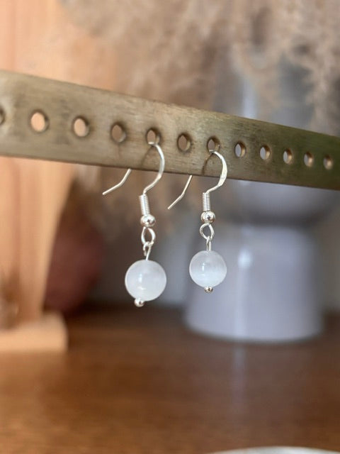 Boucles d’oreilles en argent avec pampilles perle de nacre ronde claire