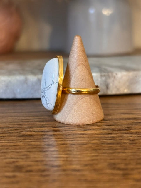 Bague Dorée Ajustable – Pierre Howlite Turquoise Blanche | Bijou Femme