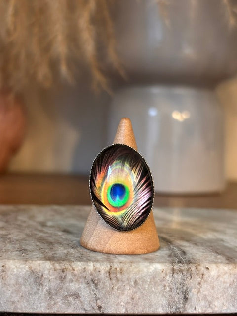 Bague Argentée Ajustable Cabochon Paon 18x25 mm – Bordure Vintage Brodée | Bijou Femme