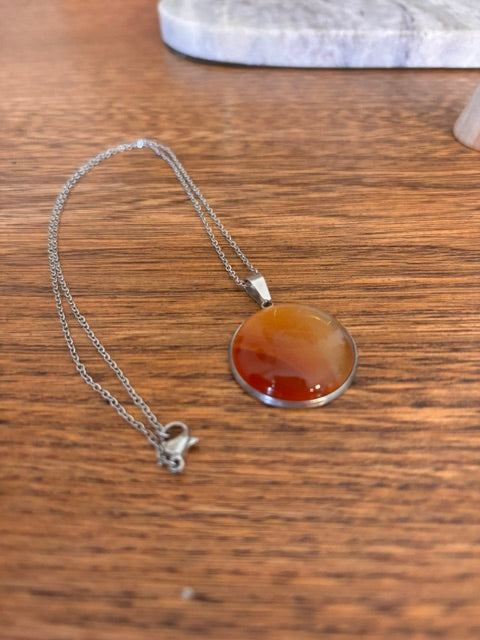 Collier Agate Rouge | Chaîne Acier Inoxydable Argentée 44 cm | Pierre Naturelle Artisanale