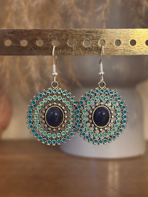 Dormeuses Argentées Breloques Bohème Estivales – Bleu, Marine & Turquoise | Bijou Femme