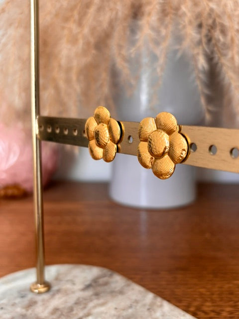 Puces d'Oreilles Fleur Dorée – Acier Inoxydable 316L Hypoallergénique | Bijou Bohème