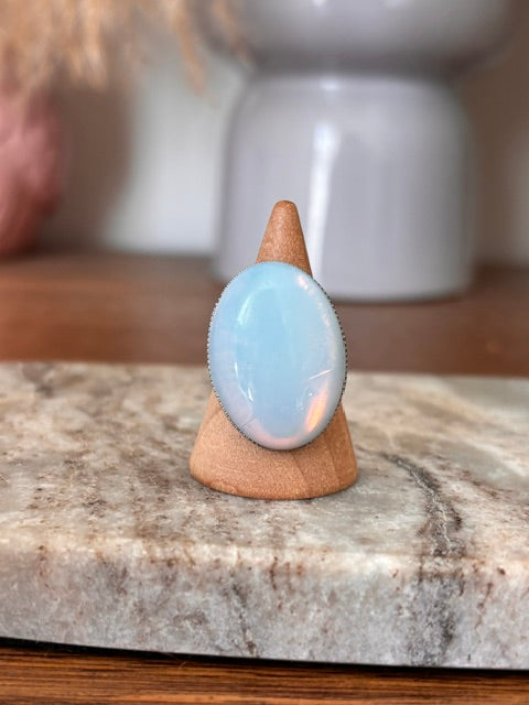 Bague Argentée Ajustable Pierre Opaline – Acier Inoxydable | Bijou Bohème Vintage