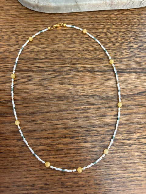 Collier Soleil Nomade | Perles Miyuki, Toho & Jade Marbre Jaune | Acier Inoxydable Doré | 43 cm | Fait Main France