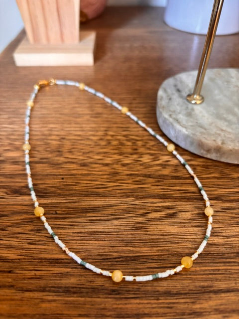 Collier Soleil Nomade | Perles Miyuki, Toho & Jade Marbre Jaune | Acier Inoxydable Doré | 43 cm | Fait Main France