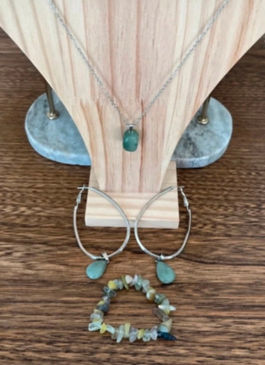 Parure 3 pièces Aventurine verte : collier, créoles goutte et bracelet à perles